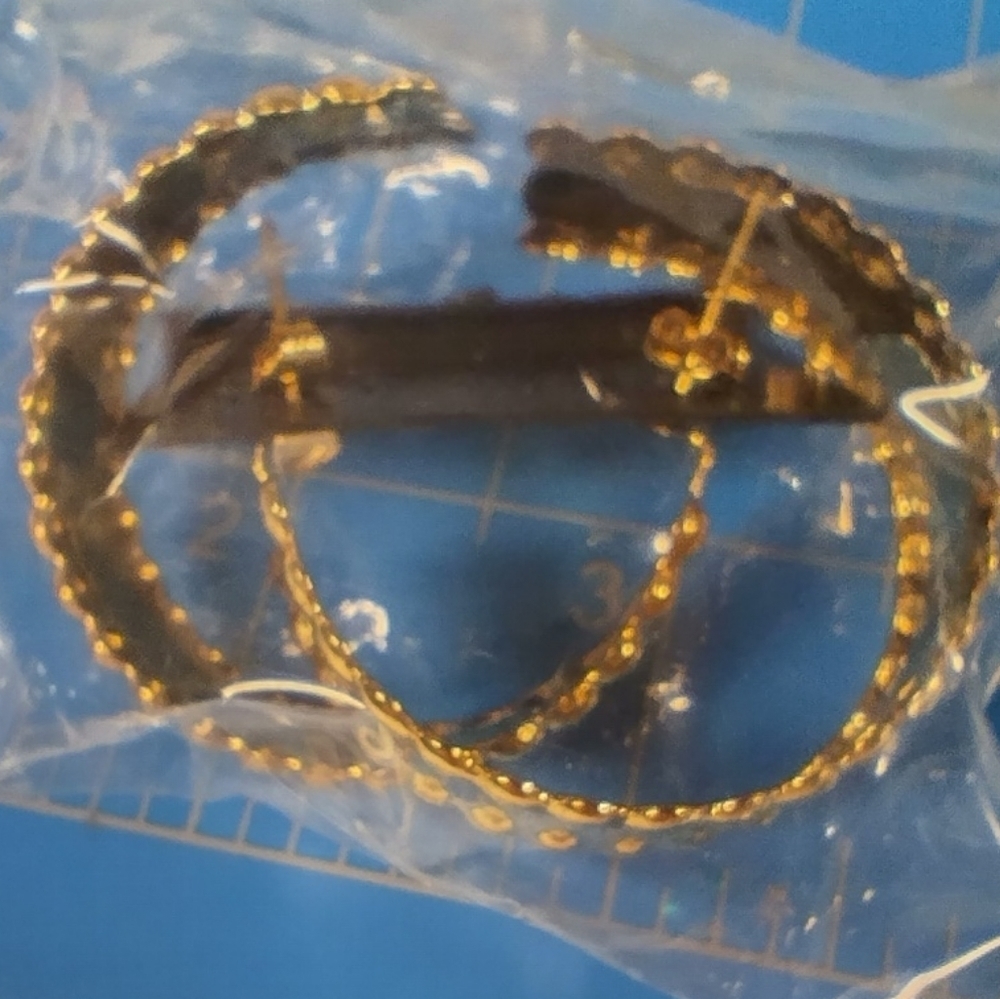 ๐3/$12 9 Pairs of BNWT Earrings Bundle! Various Styles, All For Pierced Ears. - Picture 15 of 15